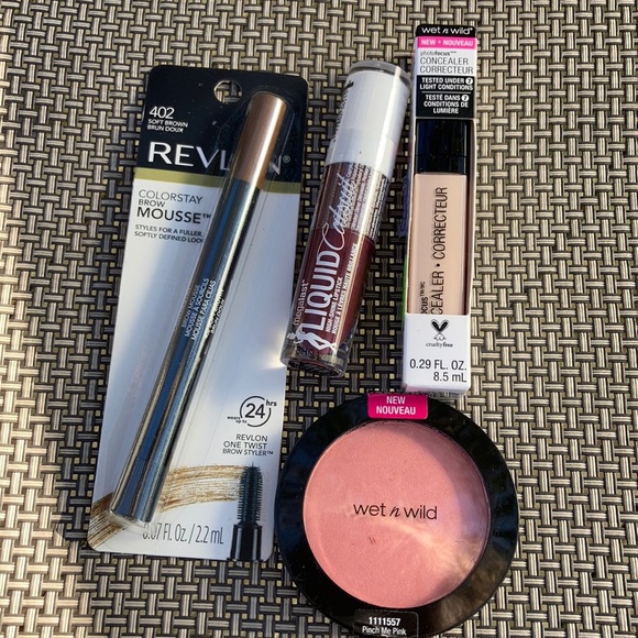 ⚜️Revlon and Wet n Wild Makeup Bundle! - Picture 2 of 6